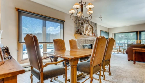 vrbo book now
