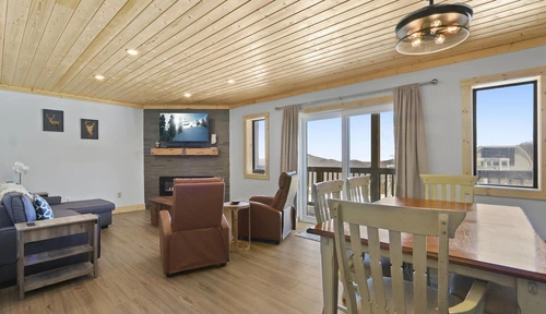 vrbo book now